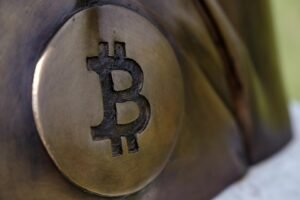 Satoshi-era bitcoin at center of $285 billion lawsuit moves after 14 years