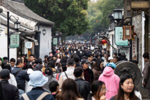 China’s Spending Slowdown Deepens as Households Tighten Their Belts