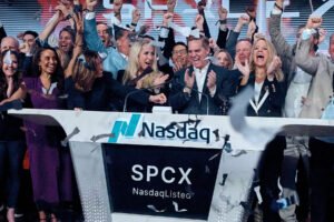 Retail Investors Help Send SpaceX Shares Soaring