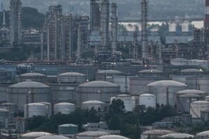 While the World Scrambles for Oil, China Sits on Full Tanks