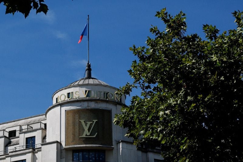 Luxury brands seek to lure America’s AI super-rich