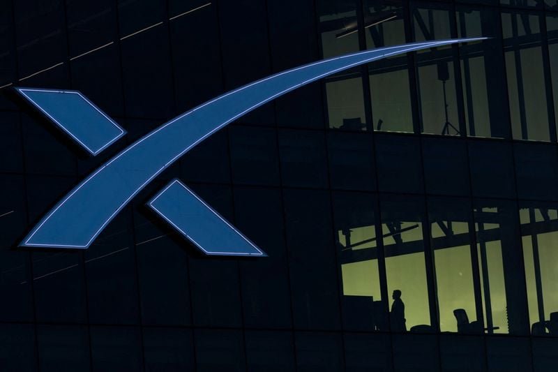 Exclusive-SpaceX targets $1.75 trillion valuation in all-primary IPO next week, sources say
