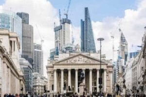 UK government bond returns hit three-month high as oil prices fall