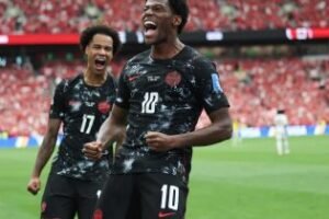 Canada advances to World Cup Round of 16 with historic 6-0 win over Qatar
