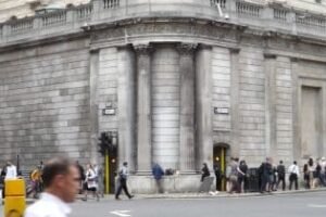 Bank of England drops holding limits on sterling stablecoins, sets £40B cap
