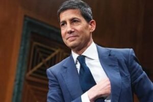 Federal Reserve chairman Kevin Warsh faces rate cut debate in first meeting