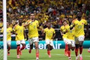 Colombia tops Group K, advances to World Cup knockout stage