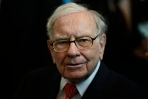 Warren Buffett's favorite stock market indicator is screaming sell