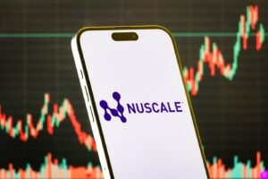 1 Reason to Buy NuScale Power Stock, and 2 Reasons to Sell